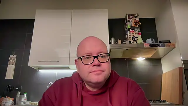 Snapshot of theitalianbear chatting on 12.20.24 theitalianbear online show from 12.20.24