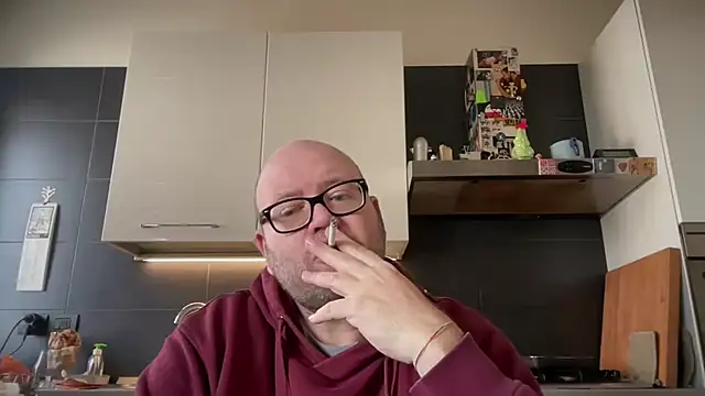 Snapshot of theitalianbear chatting on 01.21.25 theitalianbear online show from 01.21.25