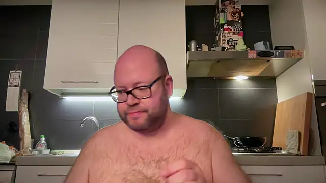 Snapshot of theitalianbear chatting on 01.29.25 theitalianbear online show from 01.29.25