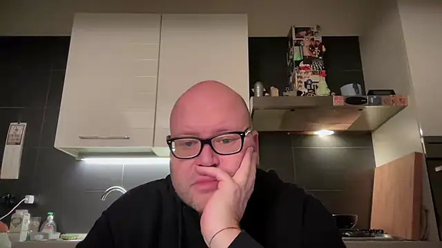 Snapshot of theitalianbear chatting on 02.05.25 theitalianbear online show from 02.05.25