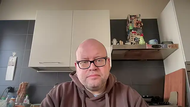 Snapshot of theitalianbear chatting on 02.26.25 theitalianbear online show from 02.26.25