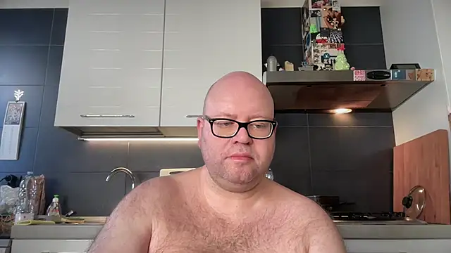 Snapshot of theitalianbear chatting on 03.13.25 theitalianbear online show from 03.13.25