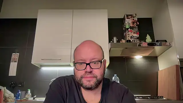 Snapshot of theitalianbear chatting on 10.15.25 theitalianbear online show from 10.15.25