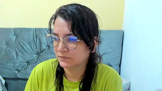 Snapshot of MARILYN_GARCIA chatting on 02.01.25 MARILYN GARCIA online show from 02.01.25