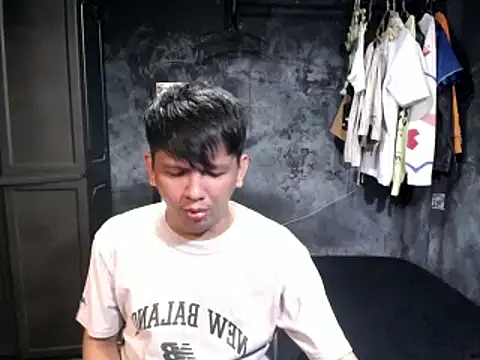 Snapshot of asianPinoy4you chatting on 10.04.25 asianPinoy4you online show from 10.04.25