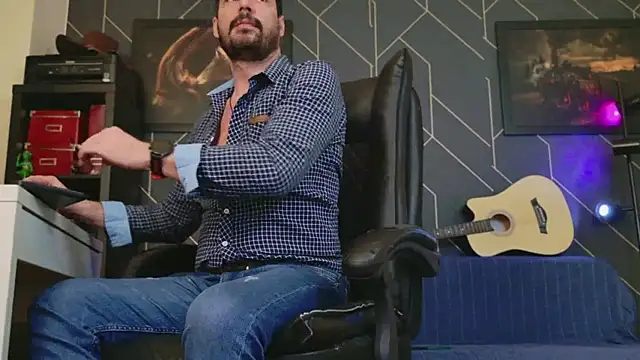 Snapshot of ChrisKox chatting on 01.12.25 ChrisKox online show from 01.12.25