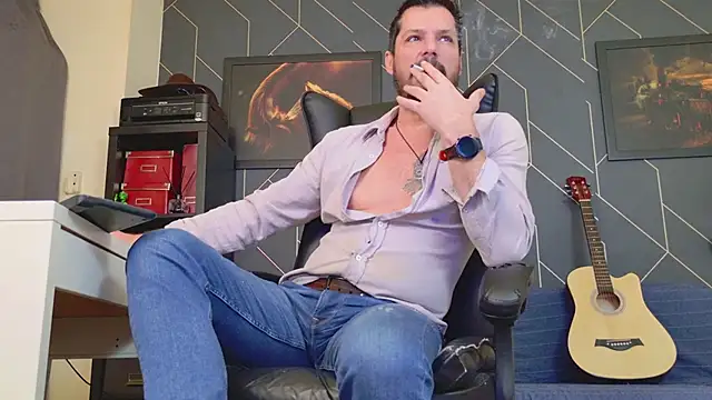 Snapshot of ChrisKox chatting on 01.18.25 ChrisKox online show from 01.18.25