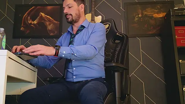 Snapshot of ChrisKox chatting on 02.05.25 ChrisKox online show from 02.05.25