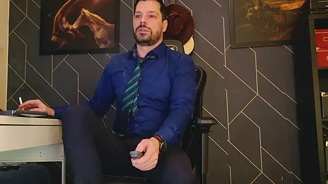 Snapshot of ChrisKox chatting on 02.11.25 ChrisKox online show from 02.11.25