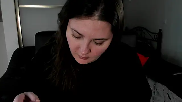 Snapshot of MarySwon chatting on 02.18.25 MarySwon online show from 02.18.25