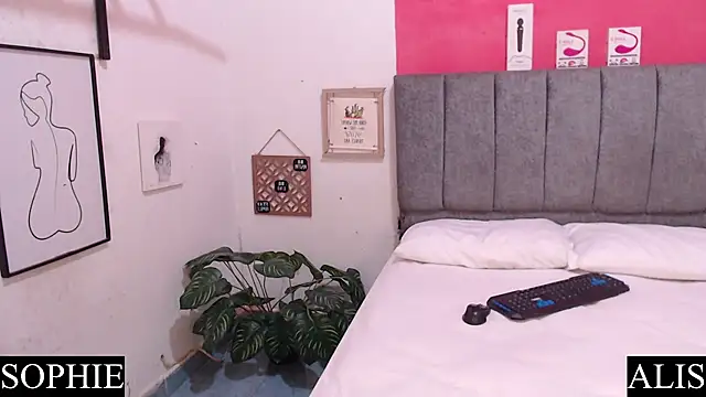 Sophie And Alis online show from 02.15.25