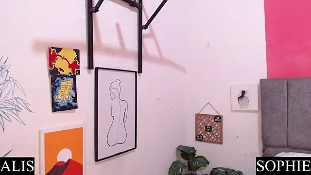 Sophie And Alis online show from 03.09.25