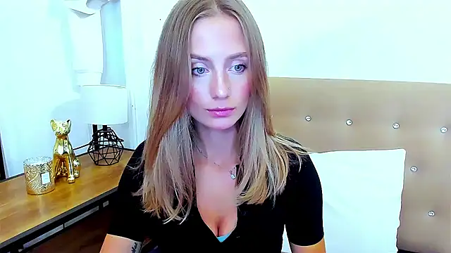 Snapshot of LenaCUTE chatting on 09.11.25 LenaCUTE online show from 09.11.25