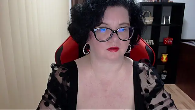 Snapshot of MissTroublle chatting on 02.09.25 MissTroublle online show from 02.09.25