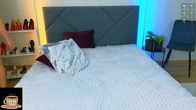 Snapshot of Kira_from_UA chatting on 03.05.25 Kira from UA online show from 03.05.25