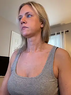 Snapshot of Kay_Cakes chatting on 11.07.25 Kay Cakes online show from 11.07.25