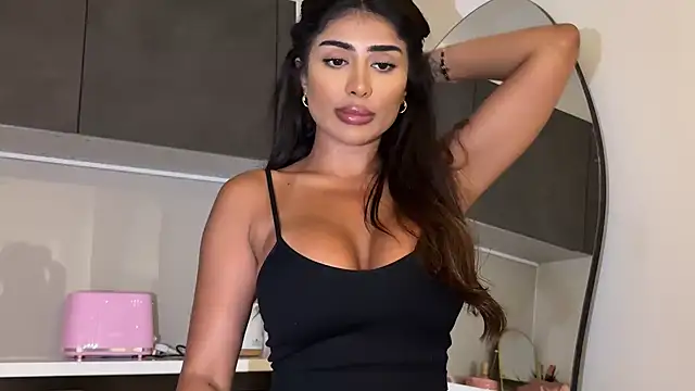 Snapshot of ArabicBarbie chatting on 09.23.25 ArabicBarbie online show from 09.23.25