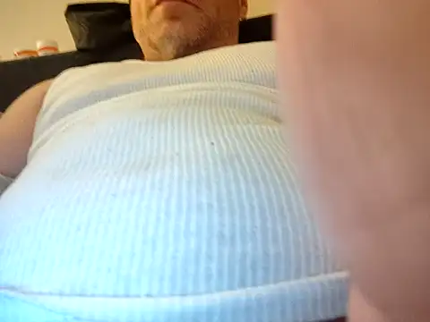 Snapshot of lilpervt chatting on 11.04.25 lilpervt online show from 11.04.25