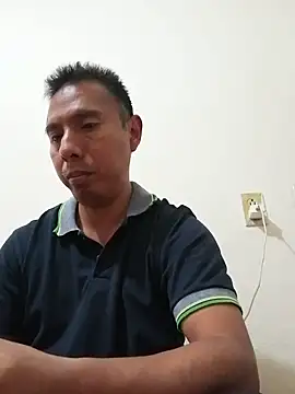 Snapshot of desnudo_Sexoxo chatting on 01.05.25 desnudo Sexoxo online show from 01.05.25