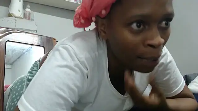 Snapshot of xTwerkingMistressx chatting on 10.16.25 xTwerkingMistressx online show from 10.16.25