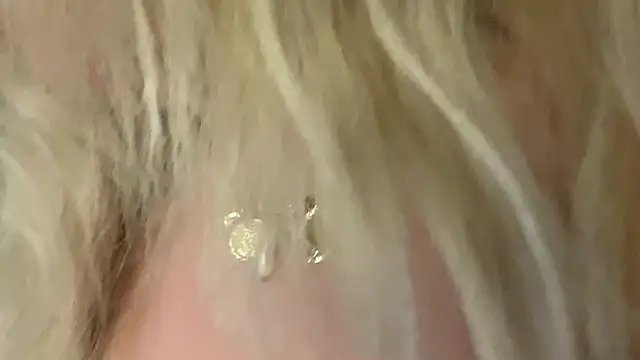 Snapshot of Monageil chatting on 02.13.25 Monageil online show from 02.13.25