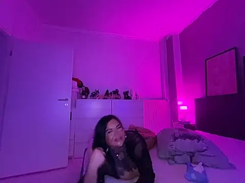 Snapshot of _MelinaCurves_ chatting on 01.25.25 MelinaCurves online show from 01.25.25