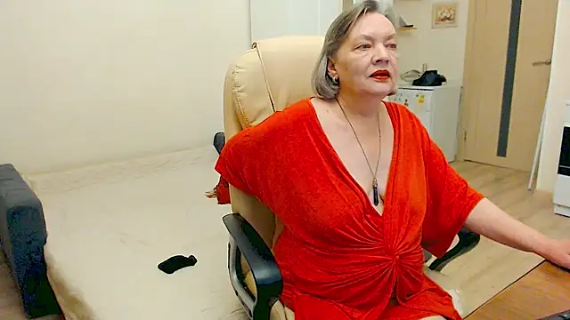 Snapshot of MomJaneSex chatting on 09.29.25 MomJaneSex online show from 09.29.25