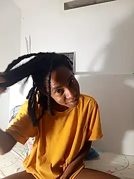 Snapshot of africa_deluxe chatting on 10.16.25 africa deluxe online show from 10.16.25
