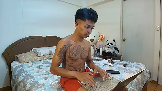 Snapshot of _dannyaldana_ chatting on 01.14.25 dannyaldana online show from 01.14.25