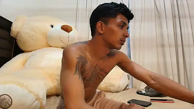 Snapshot of _dannyaldana_ chatting on 01.28.25 dannyaldana online show from 01.28.25