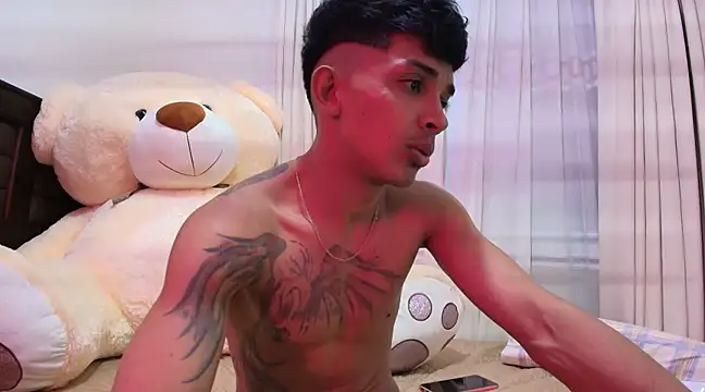 Snapshot of _dannyaldana_ chatting on 02.04.25 dannyaldana online show from 02.04.25