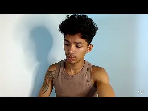 Snapshot of _dannyaldana_ chatting on 10.30.25 dannyaldana online show from 10.30.25