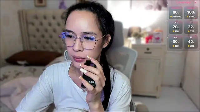 Snapshot of angelic_facexx chatting on 03.19.25 angelic facexx online show from 03.19.25