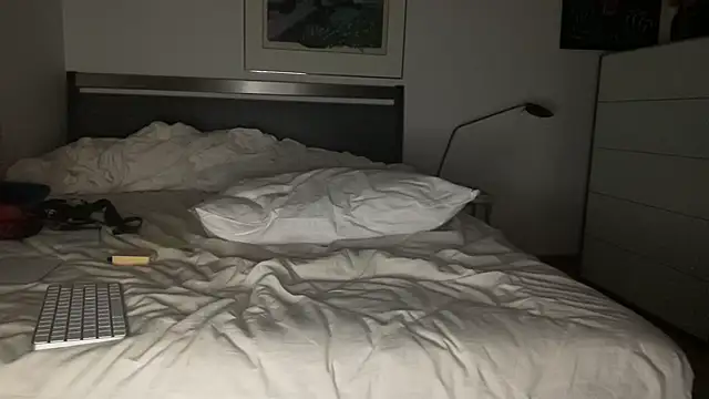 Snapshot of FckbbOy chatting on 02.14.25 FckbbOy online show from 02.14.25