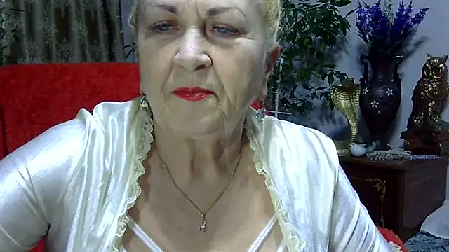 Snapshot of Emma52610 chatting on 03.18.25 Emma52610 online show from 03.18.25