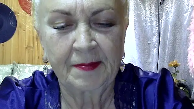 Snapshot of Emma52610 chatting on 10.11.25 Emma52610 online show from 10.11.25