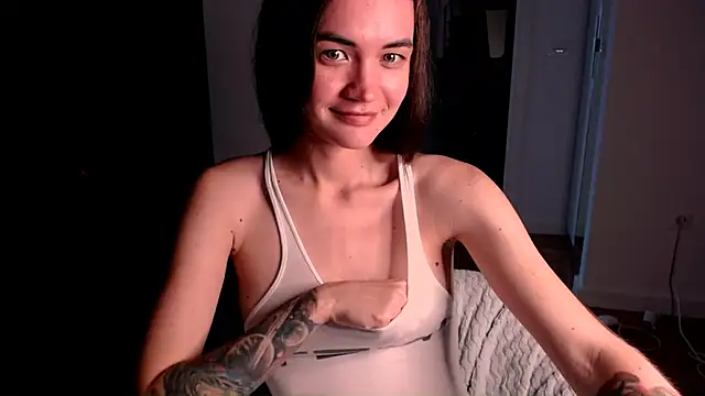 Snapshot of EvelynGG chatting on 09.16.25 EvelynGG online show from 09.16.25