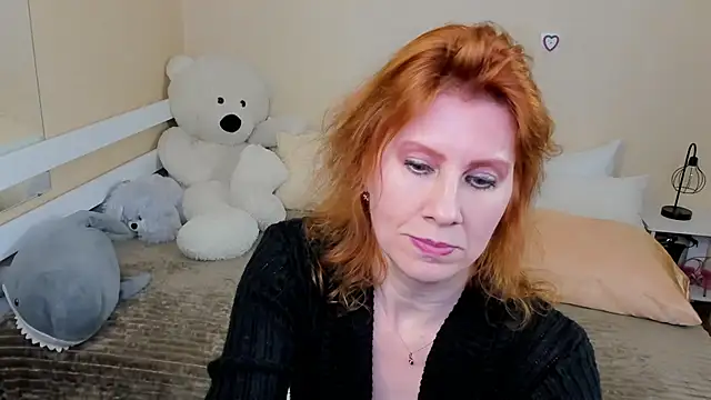 Snapshot of FoxySophia chatting on 01.21.25 FoxySophia online show from 01.21.25