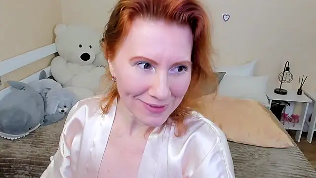Snapshot of FoxySophia chatting on 01.25.25 FoxySophia online show from 01.25.25