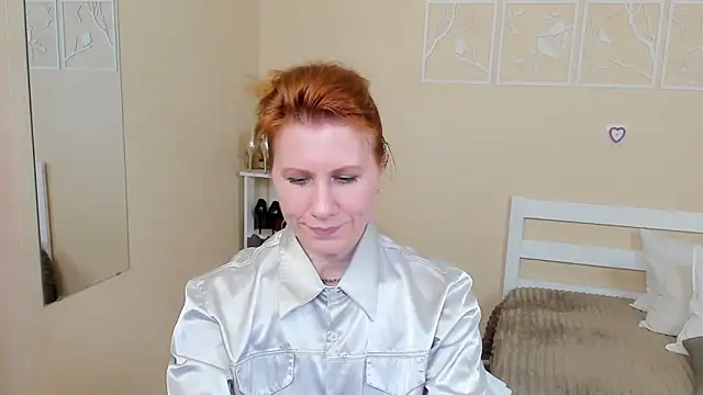 Snapshot of FoxySophia chatting on 01.28.25 FoxySophia online show from 01.28.25