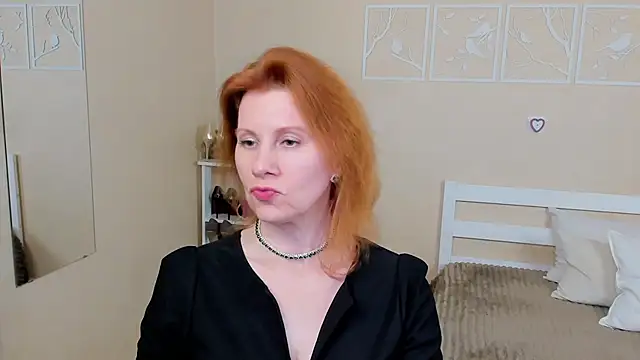 Snapshot of FoxySophia chatting on 01.30.25 FoxySophia online show from 01.30.25