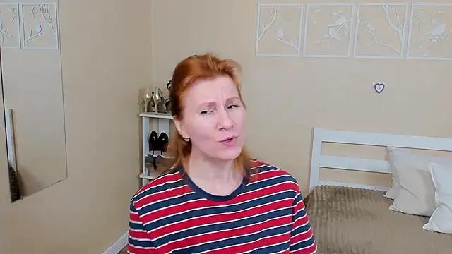 Snapshot of FoxySophia chatting on 01.30.25 FoxySophia online show from 01.30.25