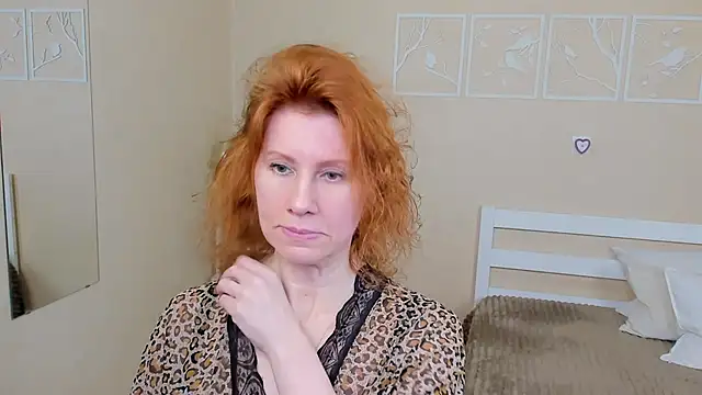 Snapshot of FoxySophia chatting on 02.03.25 FoxySophia online show from 02.03.25