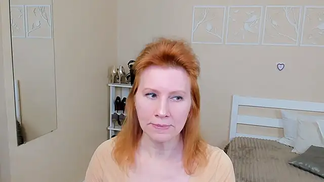 Snapshot of FoxySophia chatting on 02.06.25 FoxySophia online show from 02.06.25