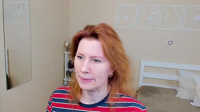 Snapshot of FoxySophia chatting on 02.24.25 FoxySophia online show from 02.24.25