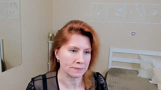 Snapshot of FoxySophia chatting on 02.25.25 FoxySophia online show from 02.25.25