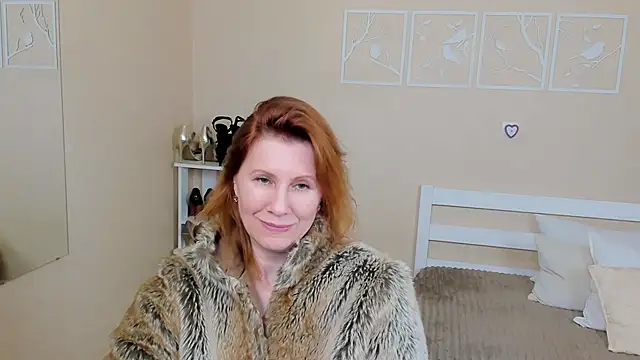 Snapshot of FoxySophia chatting on 02.25.25 FoxySophia online show from 02.25.25