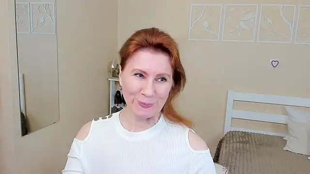 Snapshot of FoxySophia chatting on 02.26.25 FoxySophia online show from 02.26.25