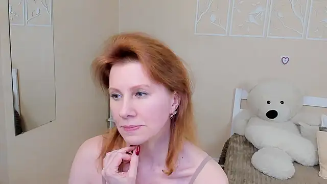 Snapshot of FoxySophia chatting on 03.09.25 FoxySophia online show from 03.09.25