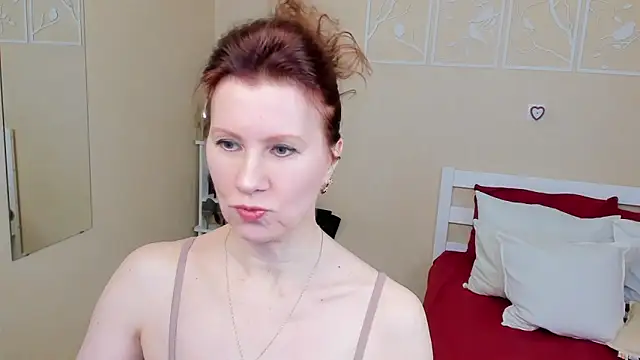 Snapshot of FoxySophia chatting on 03.23.25 FoxySophia online show from 03.23.25